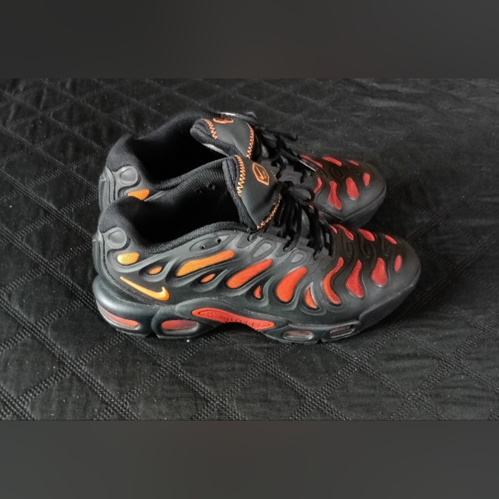 Nike Black and Orange Sneakers - Picture 2 of 7